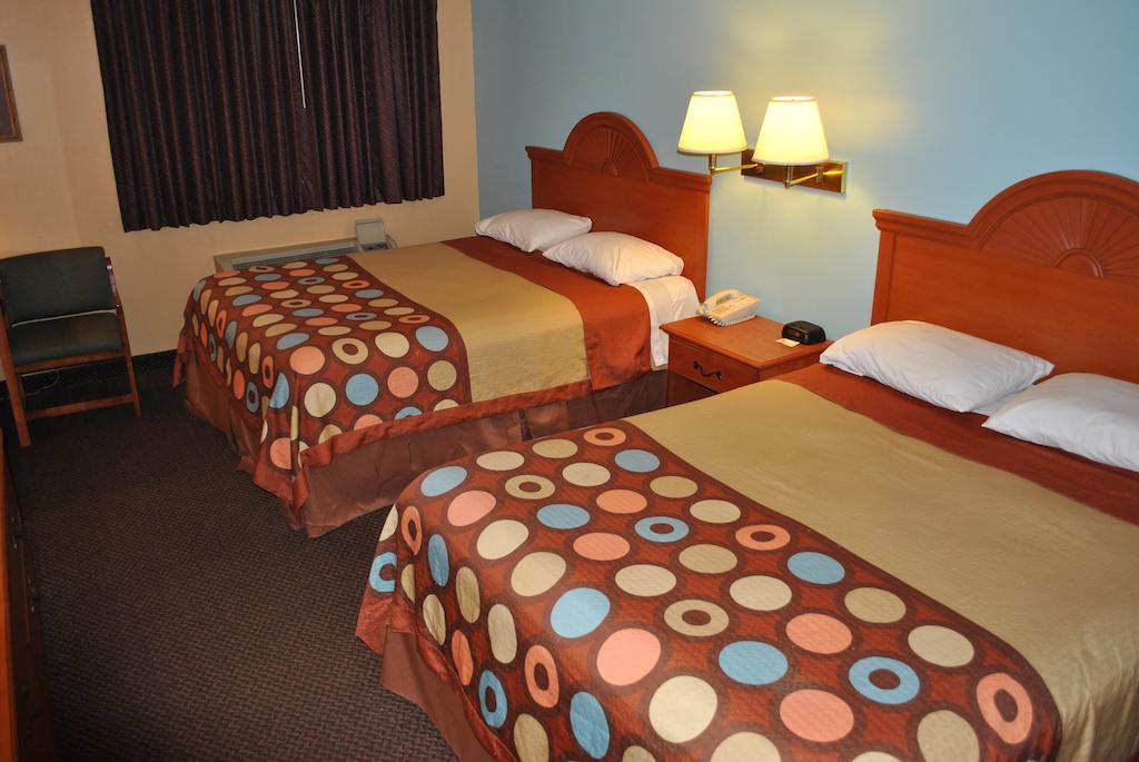 Hotel Super 8 By Wyndham Shipshewana Habitación foto