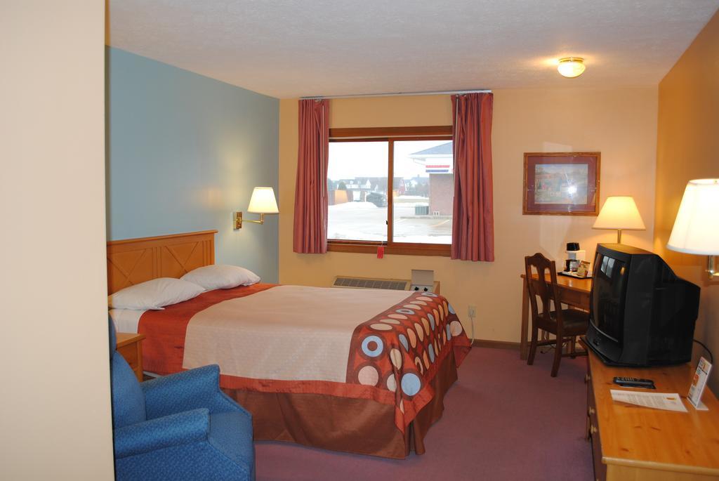 Hotel Super 8 By Wyndham Shipshewana Habitación foto